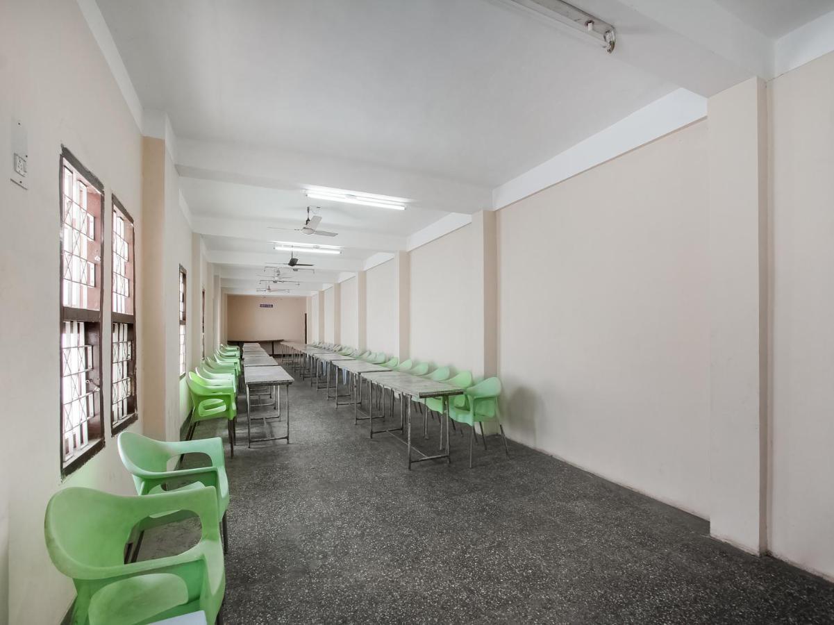 Spot On 43451 Hotel Sakunthala International Tirunelveli Bagian luar foto